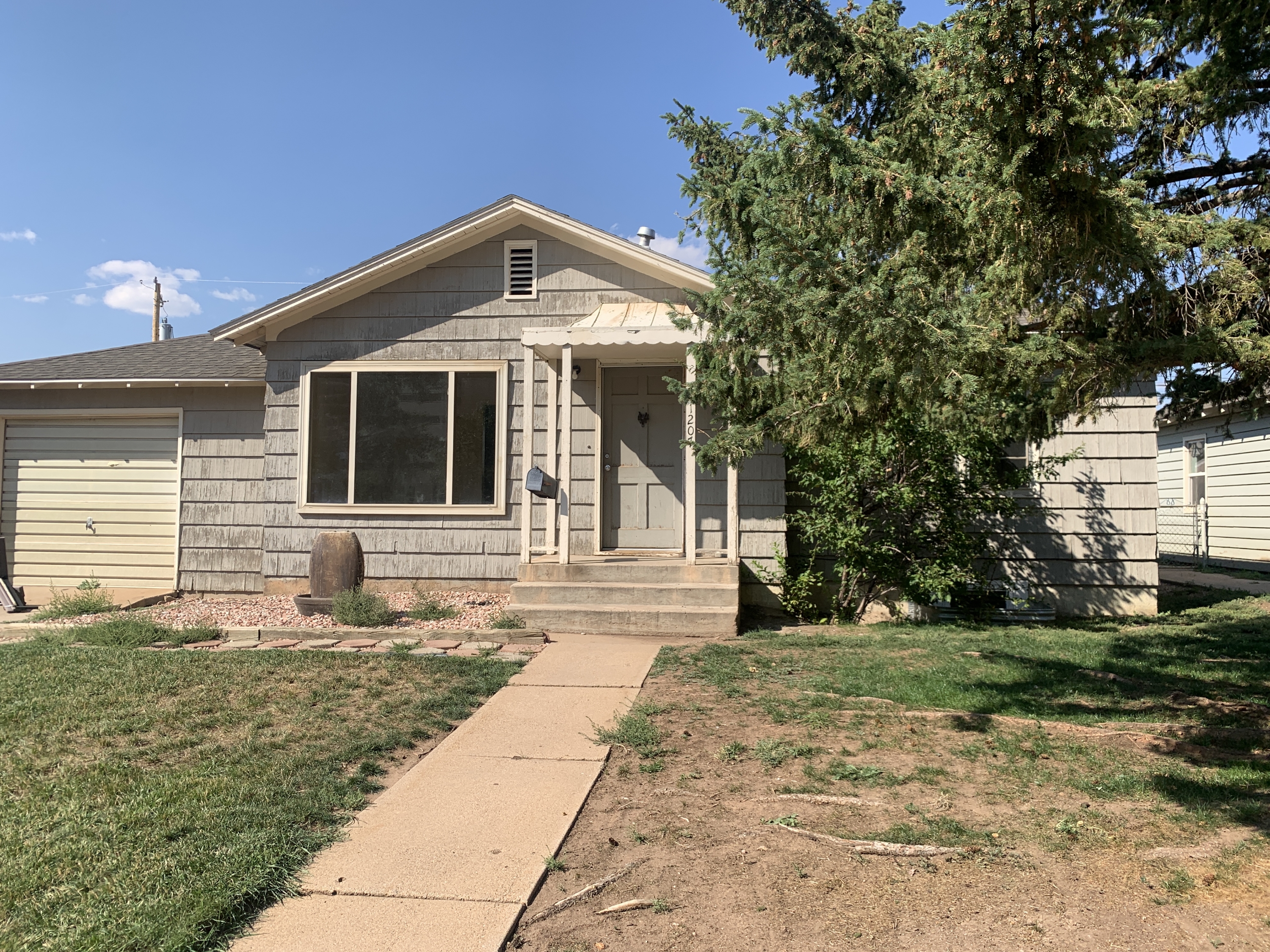 1207 Bradley Street