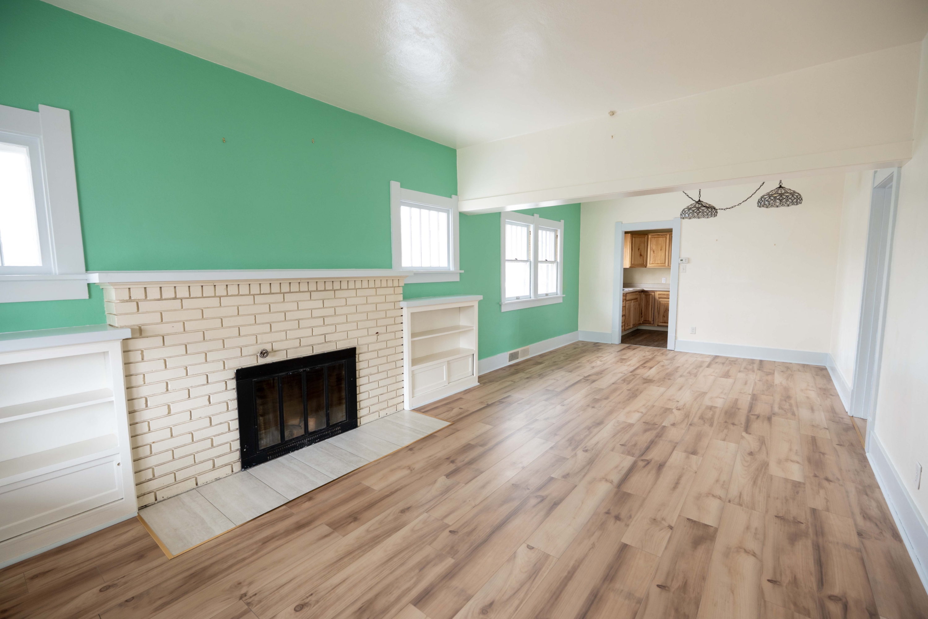 1222 E Custer Street - 1